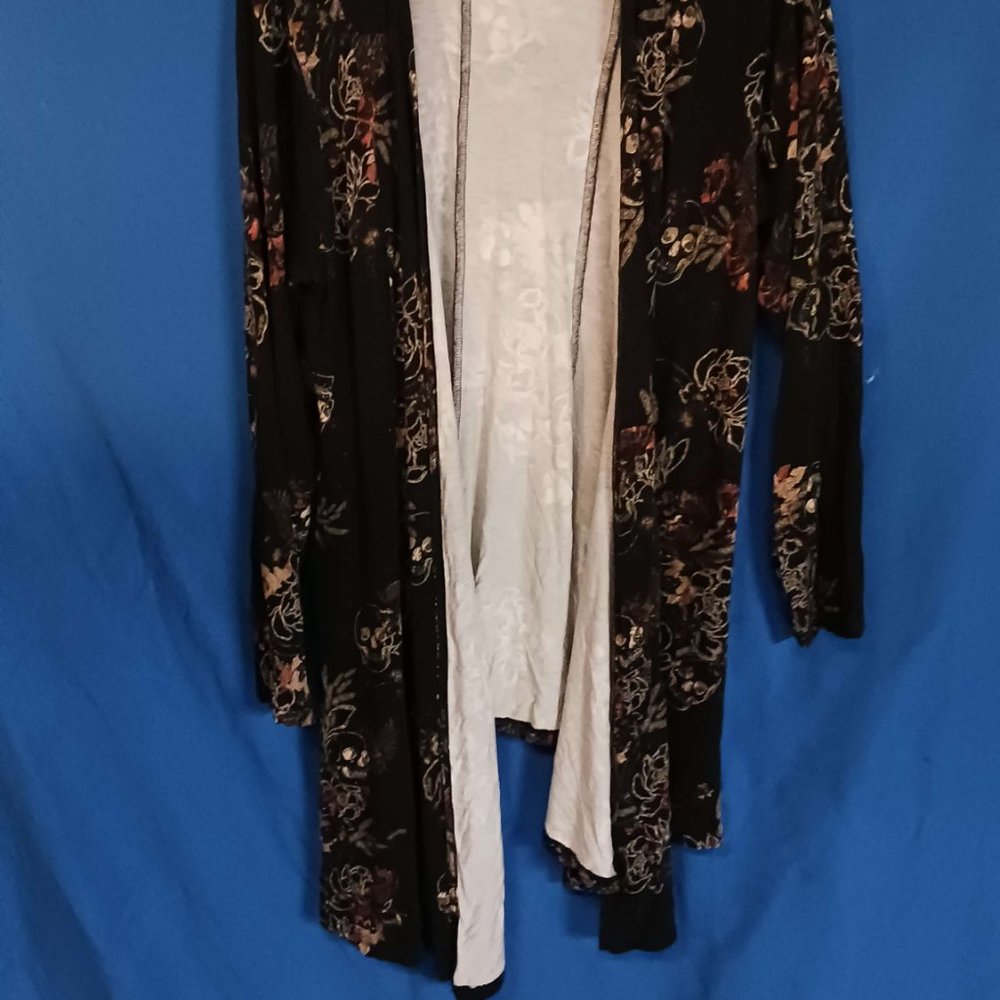 Black Floral Skull Torrid Shawl